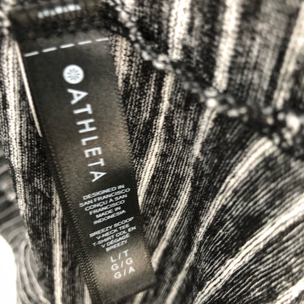 Athleta Charcoal Stripe Scoop V-Neck Short Sleeve Breezy Tee Top Size Large - Picture 6 of 15